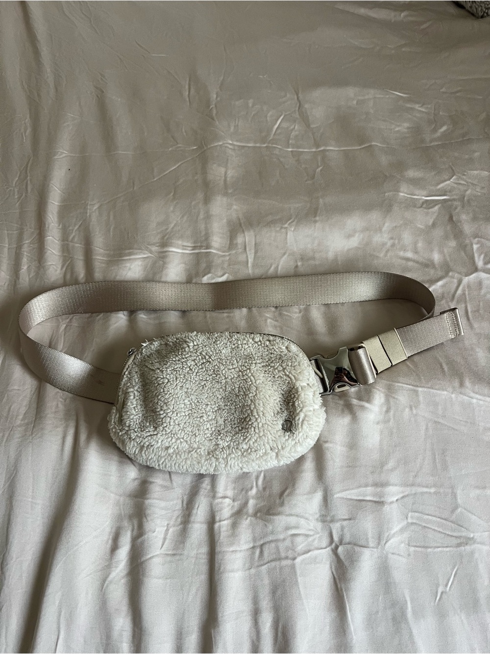 lululemon Fleece Everyday Belt Bag - Cream/Silver